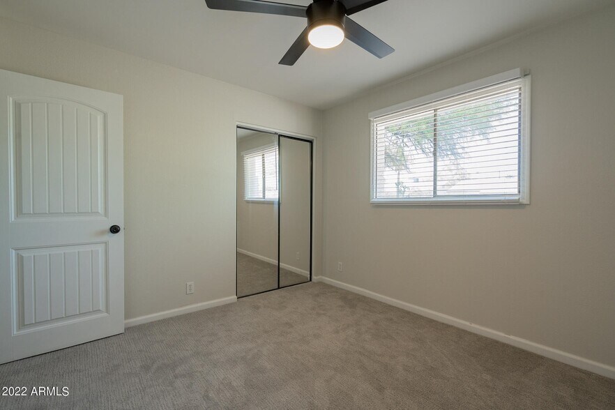 Building Photo - 822 W 18th St