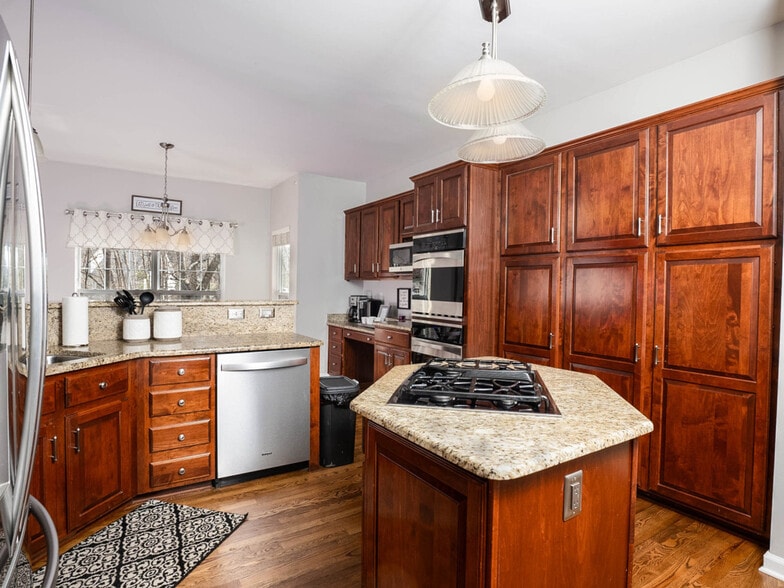 Building Photo - 10301 Rougemont Ln