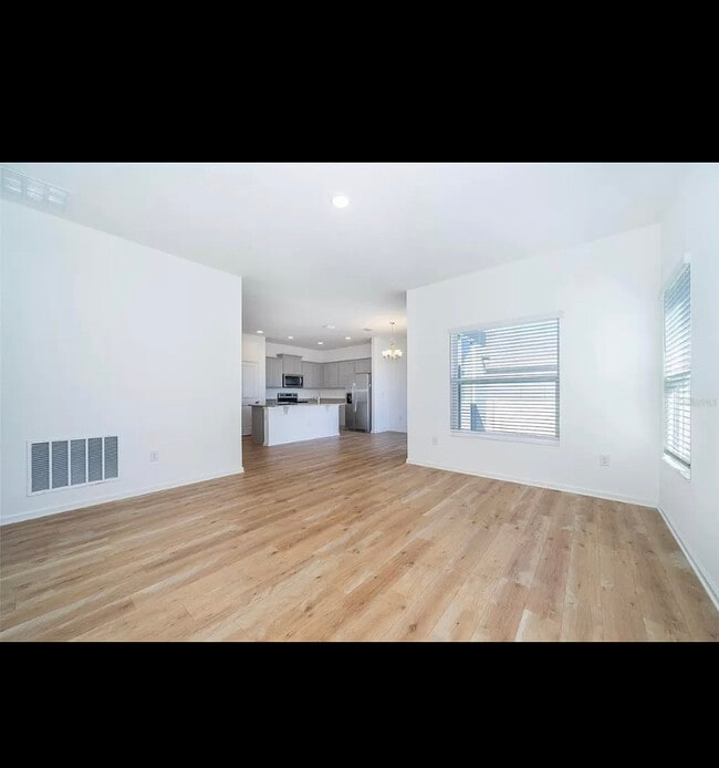 Building Photo - 573 Disa Dr