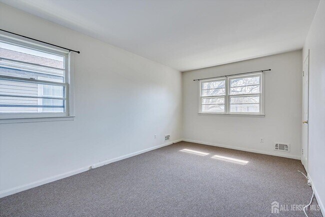 Building Photo - 52 Johnson Ave