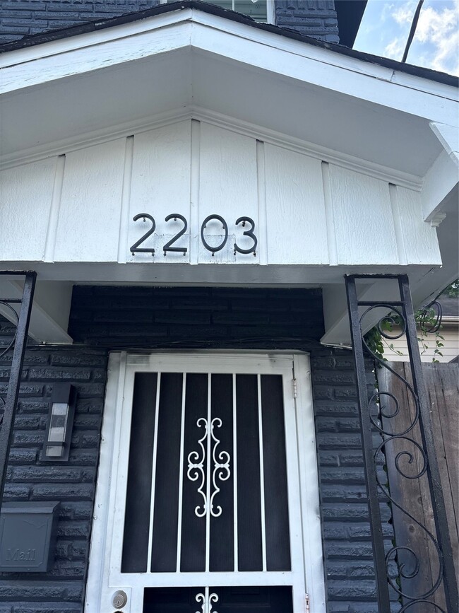 Building Photo - 2201 Nettleton St