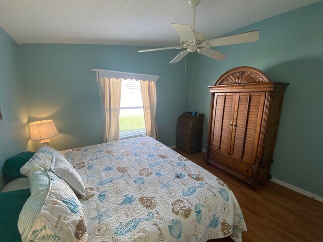 Building Photo - Location, Location, Location - ANNUAL LEASE in the Village of Belvedere