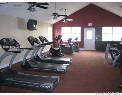 Building Photo - 8290 Lake Dr