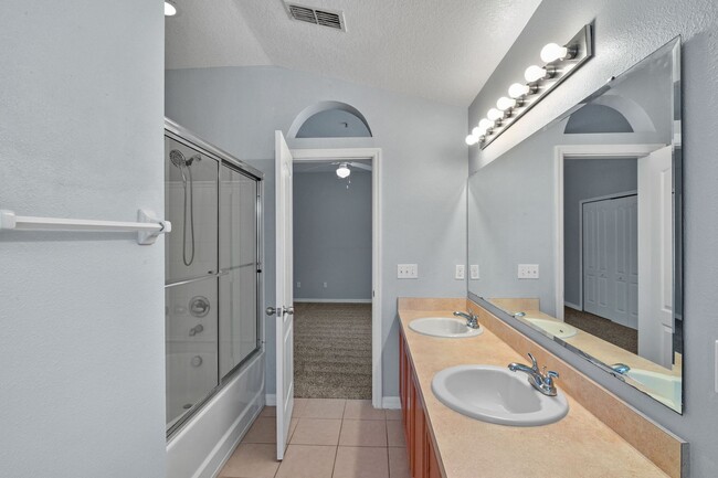 Building Photo - Amazing 3/2.5/2 Townhome in Lake Nona's Ea...