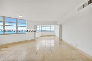 Building Photo - 905 Brickell Bay Dr