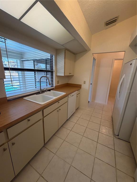 Building Photo - 1612 Blue Lake Cir