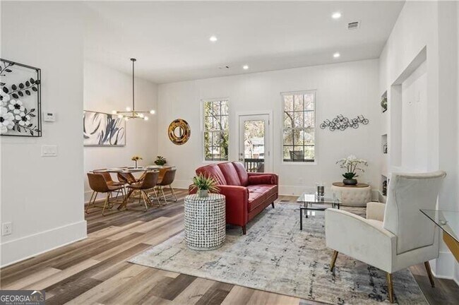 Building Photo - 3165 Dogwood Dr