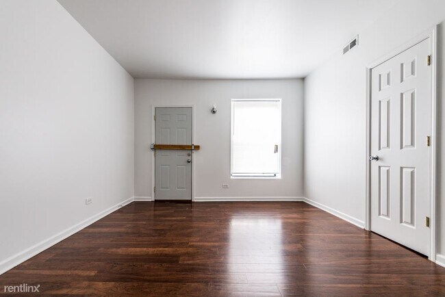 Building Photo - 801 E Drexel Square