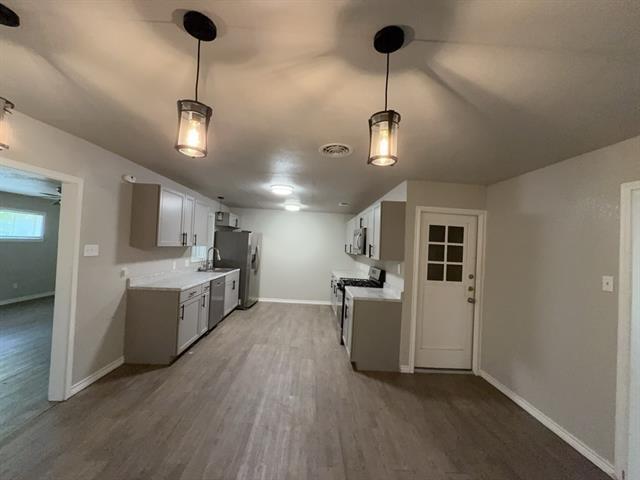 Building Photo - 3316 Shorewood Dr