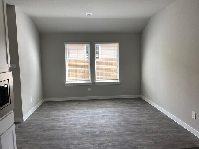 Building Photo - 2808 Gunnersbury Dr