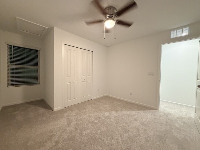 Building Photo - 543 Holly Lks Dr