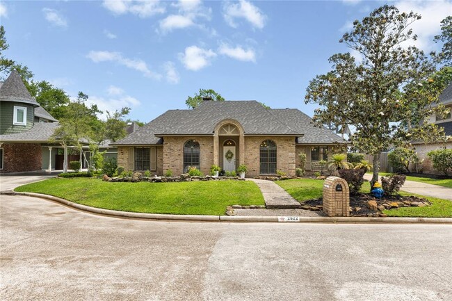Primary Photo - 2922 Deer Hollow Dr