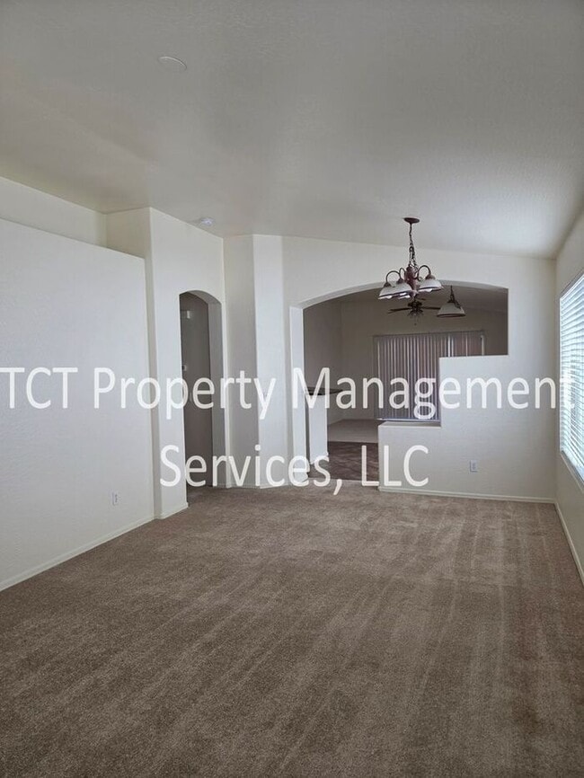 Building Photo - Great 3 Bed, 2 Bath with Open Floor Plan!
