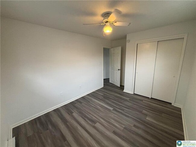 Building Photo - 616 Banks St