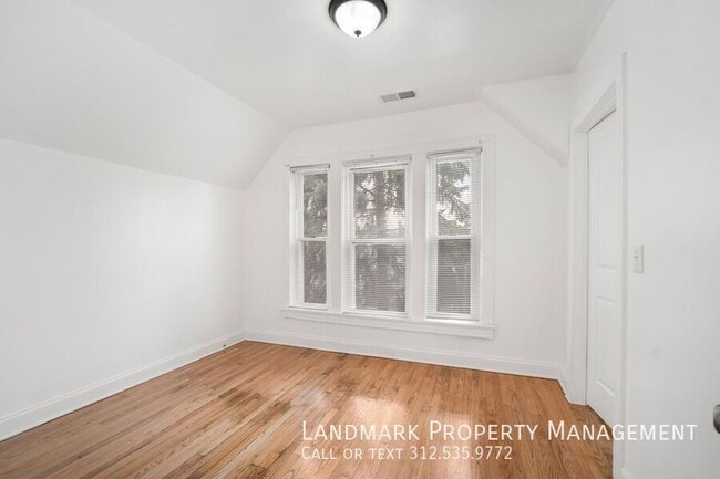 Building Photo - 806 S Taylor Ave