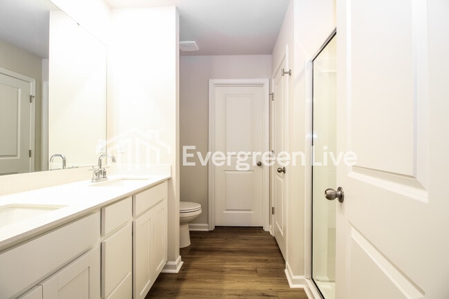 Building Photo - now