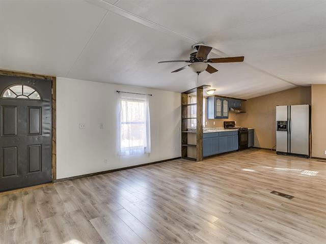 Building Photo - 1802 Whispering Oaks St