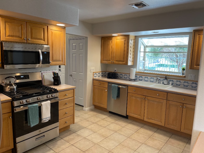 Building Photo - 1254 Los Meadows Dr