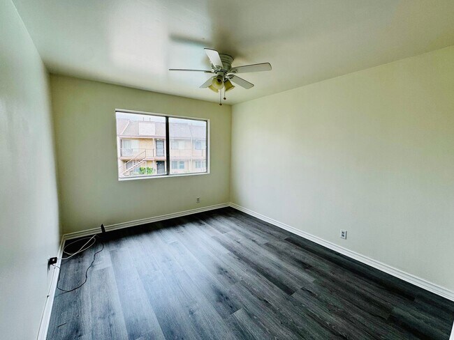 Building Photo - COMING SOON - 3 Bedroom 2 Bath Condo in Hawaiian Gardens