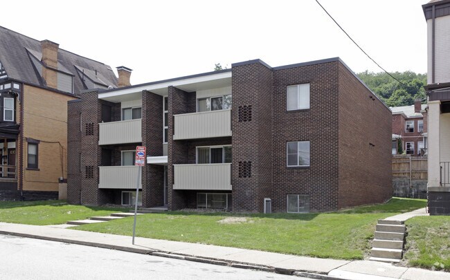 Building Photo - 827 Highview St