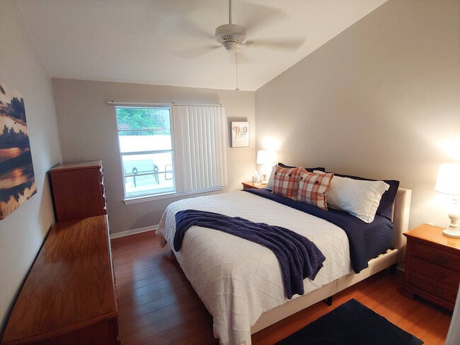 Building Photo - 3832 SW 30th Terrace