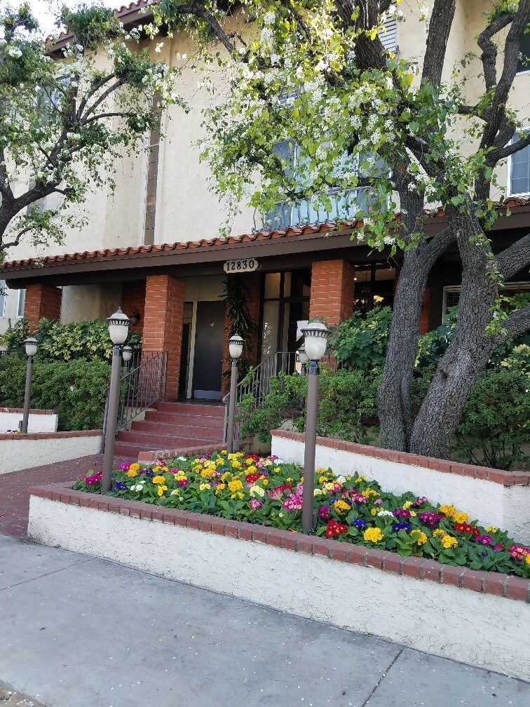 Front Entrance - 12830 Burbank Blvd