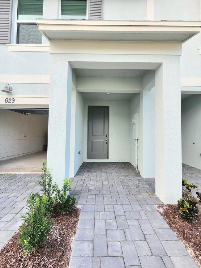 Building Photo - 629 Salisbury Cir