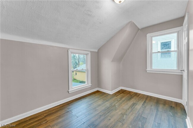 Building Photo - 5461 Clement Ave