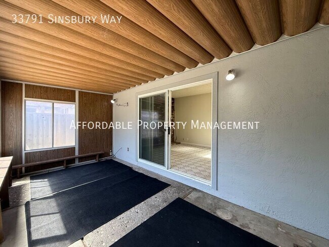 Building Photo - 33791 Sinsbury Way