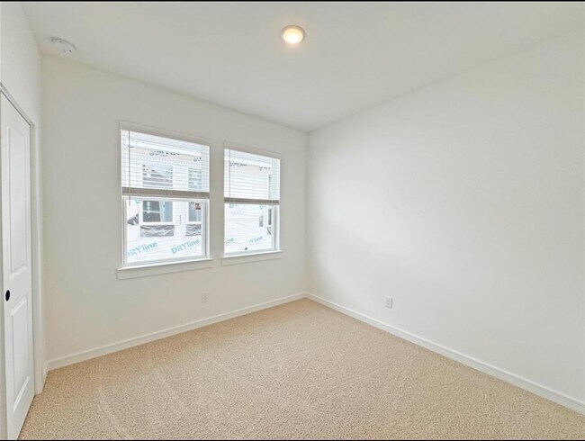 Building Photo - 2213 Via Laura Ln