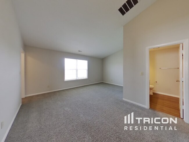 Building Photo - 9710 Treyburn Green Way