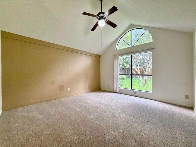 Building Photo - 2110 Warfield Way