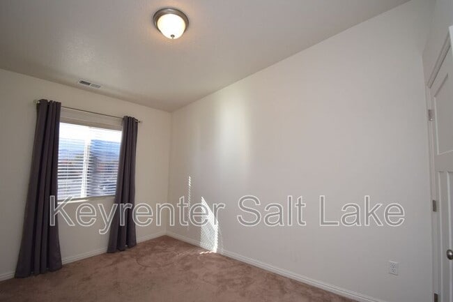 Building Photo - 14893 S Thunder Horse Ln