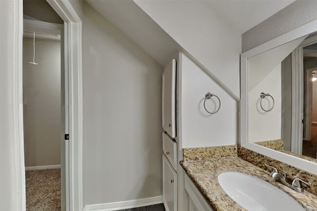 Building Photo - 12127 Rocky Lake Dr