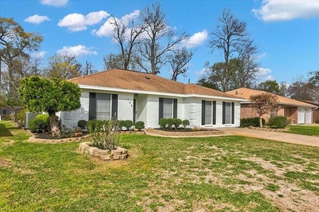 Building Photo - 108 Sparrow Way