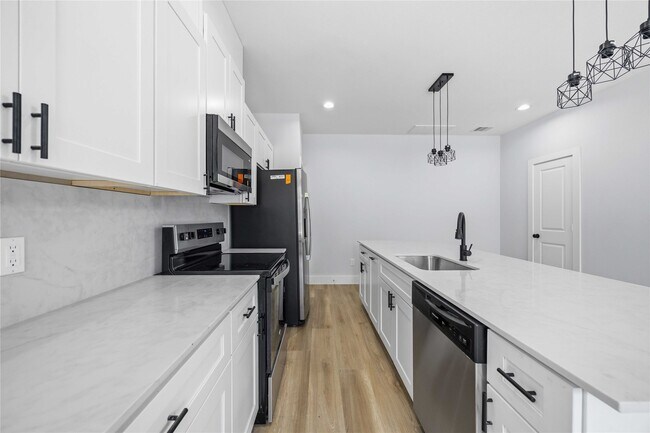 Building Photo - 4138 Larkspur St