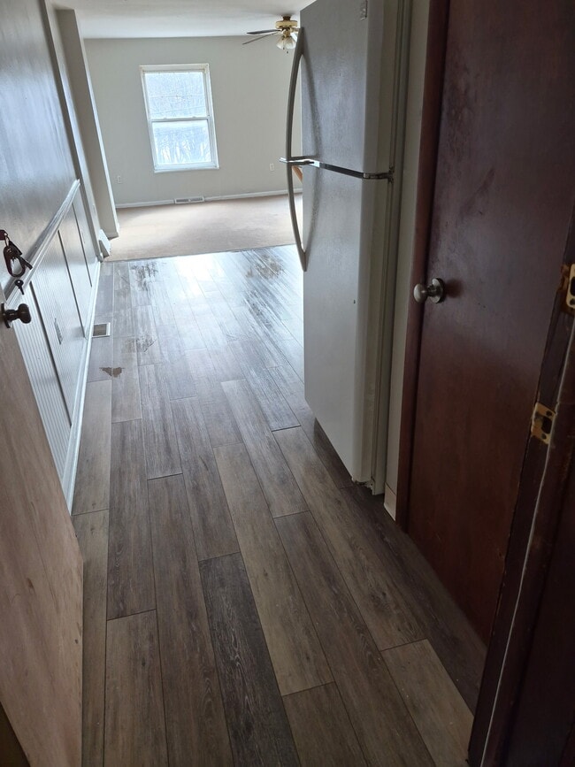 Building Photo - Bridge Street