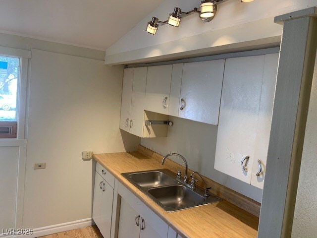 Building Photo - 5609 Evergreen Ave