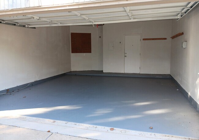 Building Photo - 217 Corsica Dr