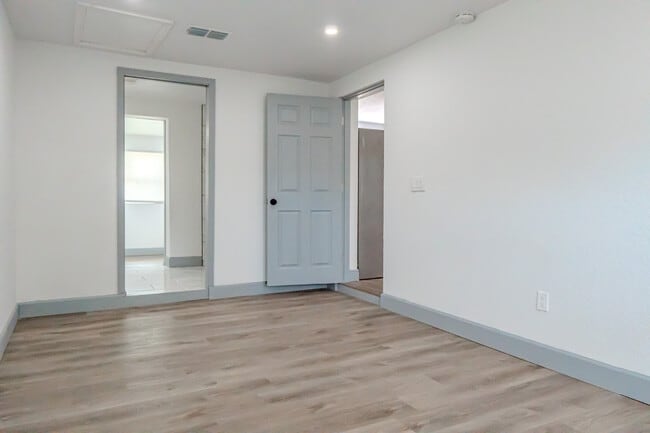 Building Photo - 217 Betty Ave