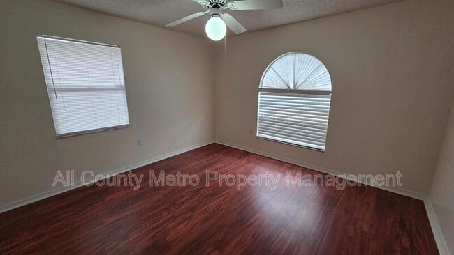 Building Photo - 261 Daisy Estates Dr