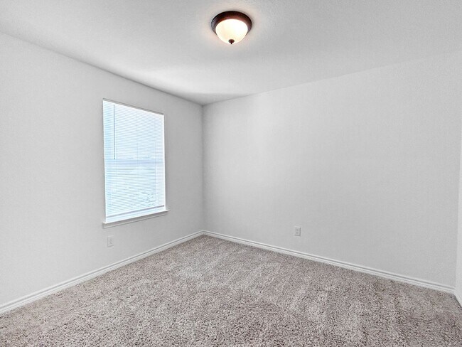 Building Photo - Comfy Converse Home—Stylish Upgrades, Great Layout