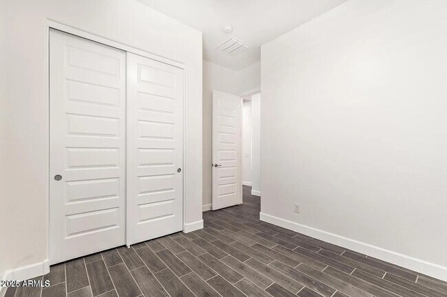 Building Photo - 352 W Glacier Bay Dr