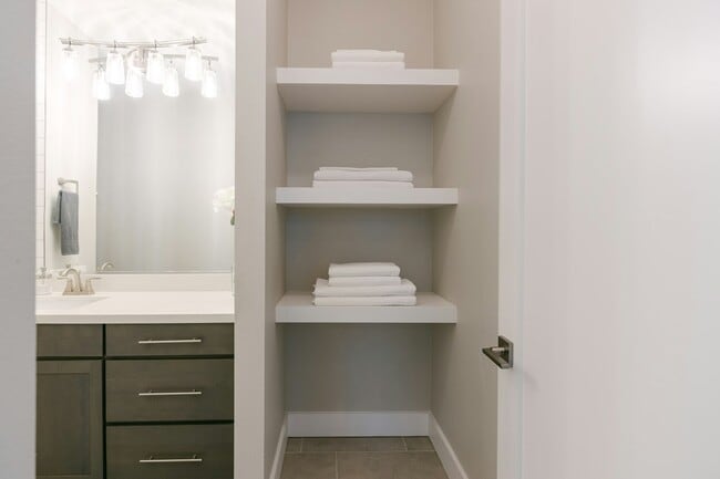 Building Photo - 203 Nogalitos St