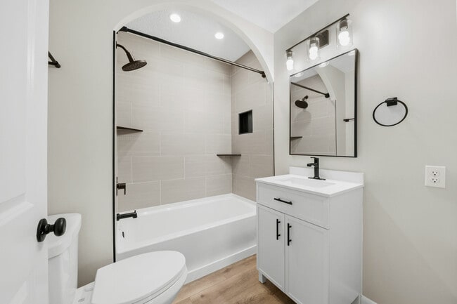 Building Photo - 903 Bonney Ave