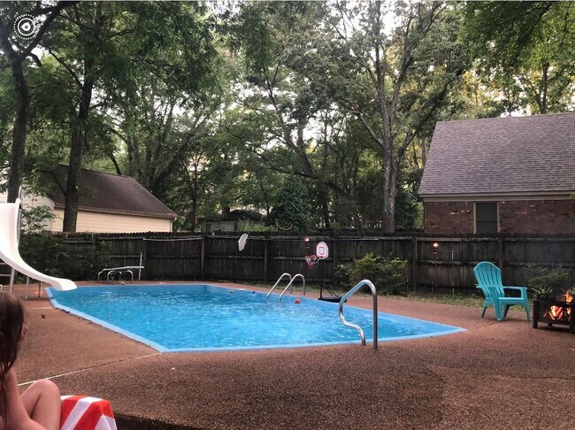 Building Photo - 8105 Savannah Way