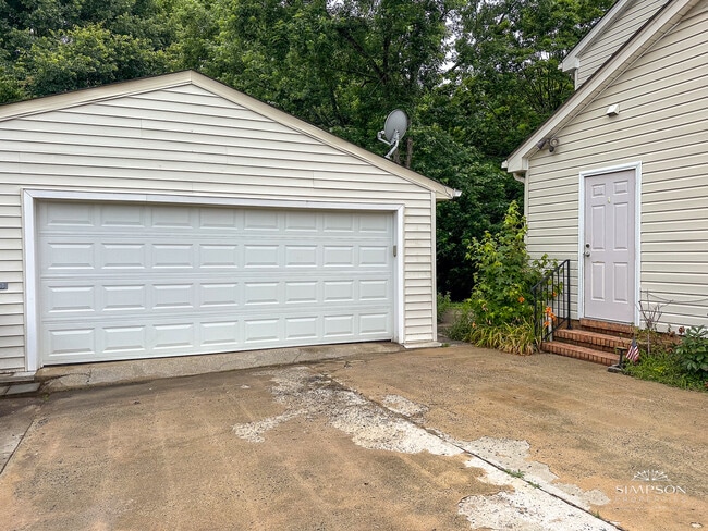 Building Photo - 11502 Harrowfield Rd