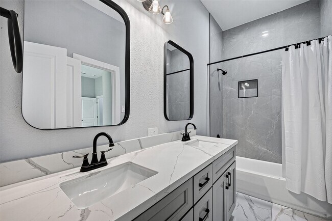 Building Photo - 5027 Dickens Rd