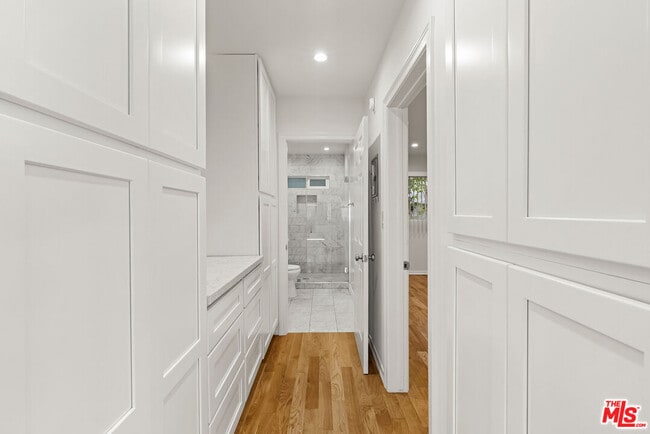 Building Photo - 1425 N Harper Ave