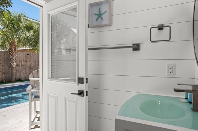 Building Photo - 95 Cobia St